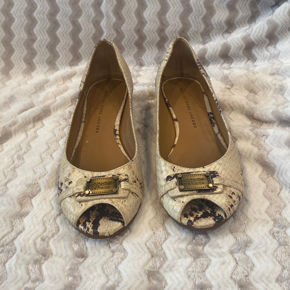Marc Jacobs Open Toe Snake Skin Print Wedge Size 37